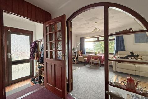 Combley Drive 9 - Entrance Porch.jpg