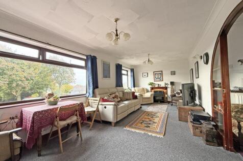 Combley Drive 9 - Living Room 3.jpg