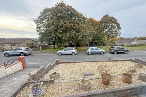 Combley Drive 9 - Front Outlook.jpg