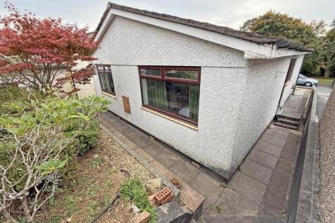 Combley Drive 9 - Rear.jpg