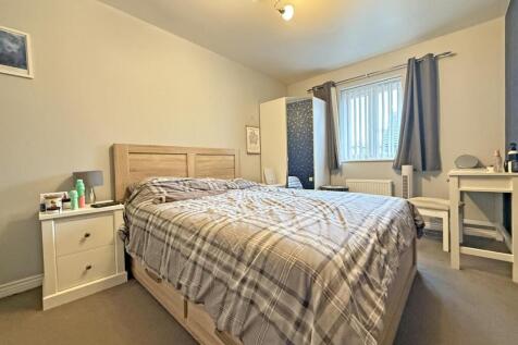 Samuel Bassett Avenue 50 - Bedroom One.jpg