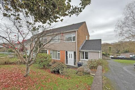 Pattinson Drive 48 - Front.jpg