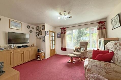 Pattinson Drive 48 - Living Room.jpg