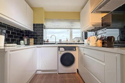 Pattinson Drive 48 - Kitchen Two.jpg