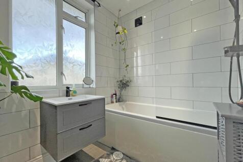 Langhill Road 40 - Shower Room.jpg