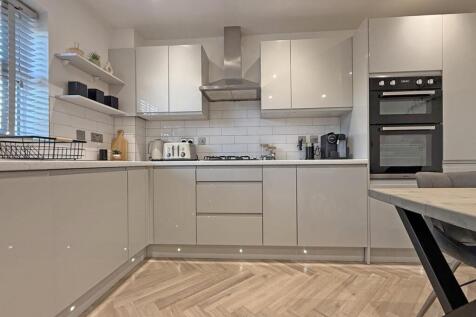 Ramsey Grdens 85 - Kitchen.jpg