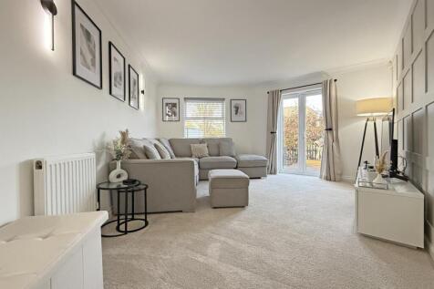 Ramsey Grdens 85 - Living Room.jpg