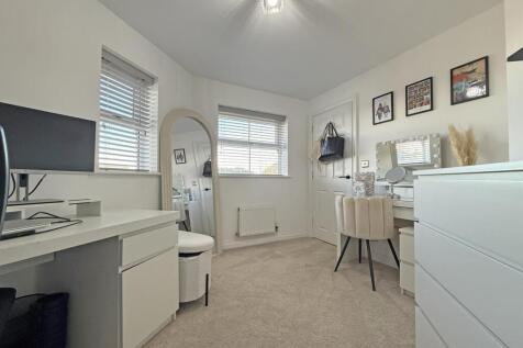 Ramsey Grdens 85 - Bedroom Two.jpg