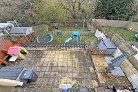 Bramfield Place 20 - Garden Front.jpg