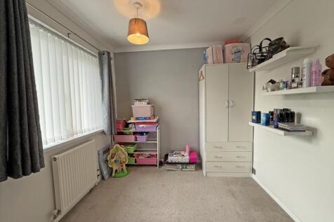 Bramfield Place 20 - Bed 3.jpg