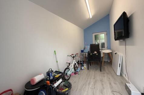 Bramfield Place 20 - Home Office.jpg