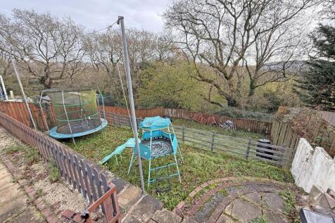 Bramfield Place 20 - Garden 2.jpg