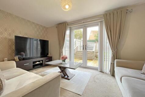 Spindle Crescent 91 - Living Room.jpg