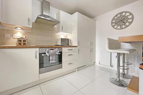 Spindle Crescent 91 - Kitchen.jpg