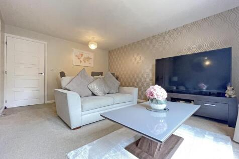 Spindle Crescent 91 - Living Room Three.jpg