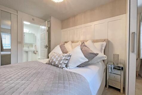 Spindle Crescent 91 - Bedroom One.jpg