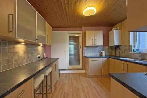 Pennycross Park Road 9 - Kitchen 2.jpg