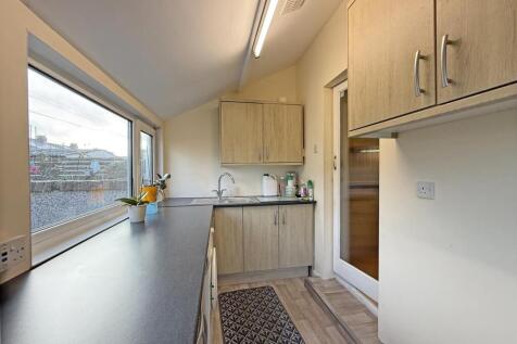 Pennycross Park Road 9 - Utility 2.jpg