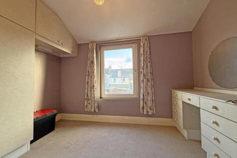 Pennycross Park Road 9 - Bed 3.jpg