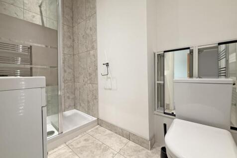 Waterloo Street 57 - En Suite.jpg