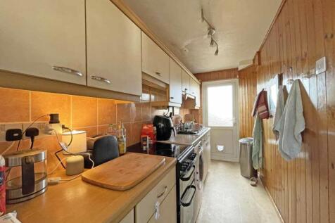 St Peters Road 254 Kitchen.jpg