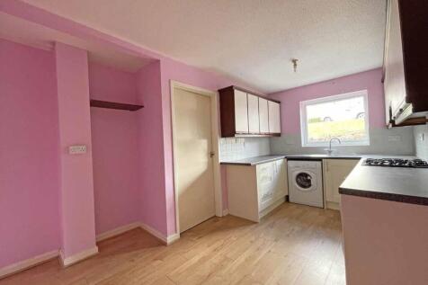 Hallerton Close 14 - Kitchen Dining Front.jpg