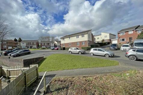 Hallerton Close 14 - Front Outlook.jpg