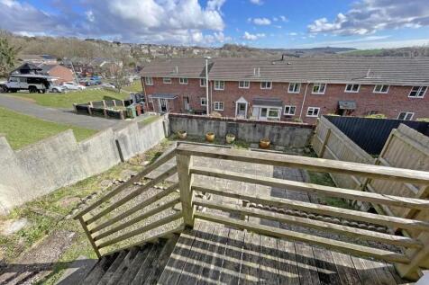 Hallerton Close 14 - Garden.jpg