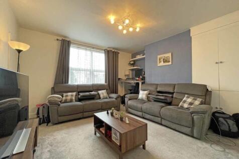 River View 5B Lounge Front...jpg
