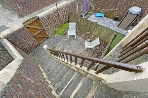 River View 5B Garden Front.jpg