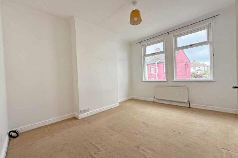 West Down Road 5 Bed 2.jpg