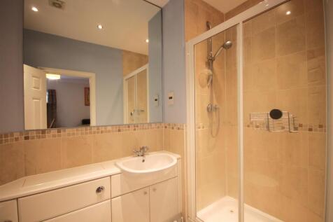 ensuite.JPG