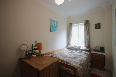 Bedroom 1.JPG