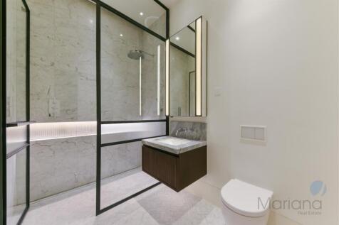 En-suite bathroom