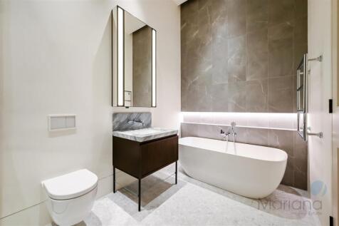 En-suite (Master Bedroom)