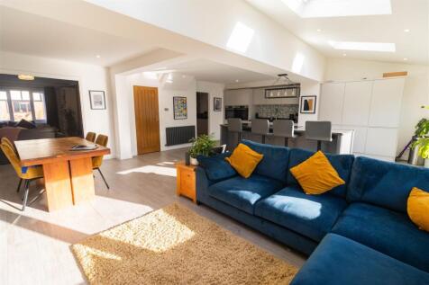 Kitchen/Family Room