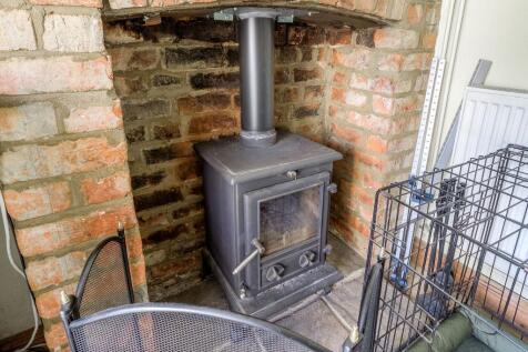 Feature Fire Surround/Log Burner