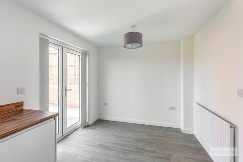 Kitchen / Dining Area