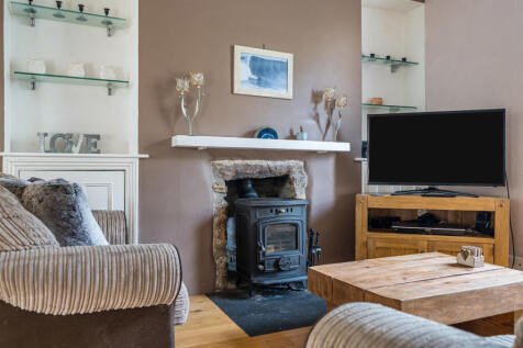 1374785-6-690f55a...