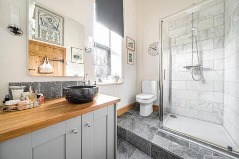 Gf Shower Room