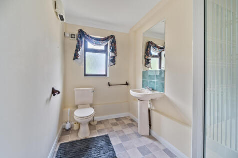 Gf Shower Room