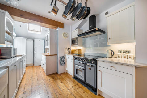 1371030-9-68f773a...