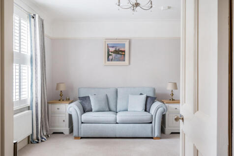 1371030-12-68f773...