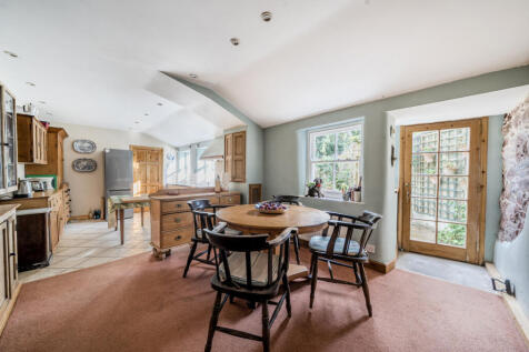 1369263-5-68f674d...