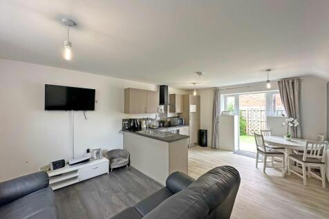LIVING/DINING &amp; KITCHEN