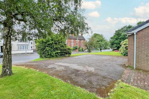 FRONT/DRIVEWAY