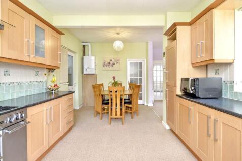 Kitchen/Dining Area