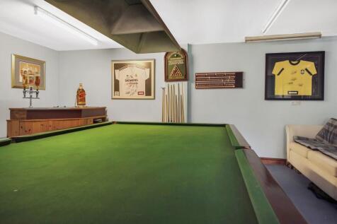 Garage / Games Room