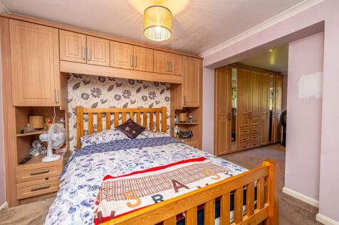 Downstairs Bedroom 1