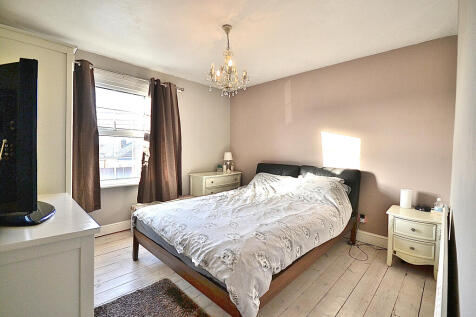 Bedroom.JPG